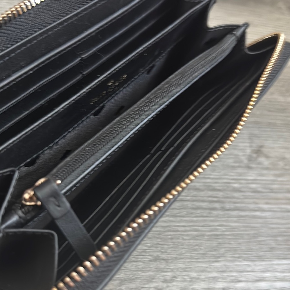 Kate Spade Blk&Gold Full Size Wallet w/Multiple Compartments and Card Holders - Picture 5 of 12
